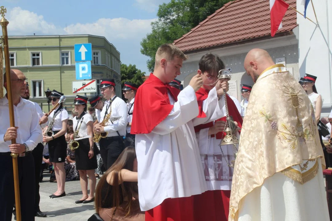 Boże Ciało w Jarocinie. Procesja z parafii św. Marcina do Chrystusa Króla