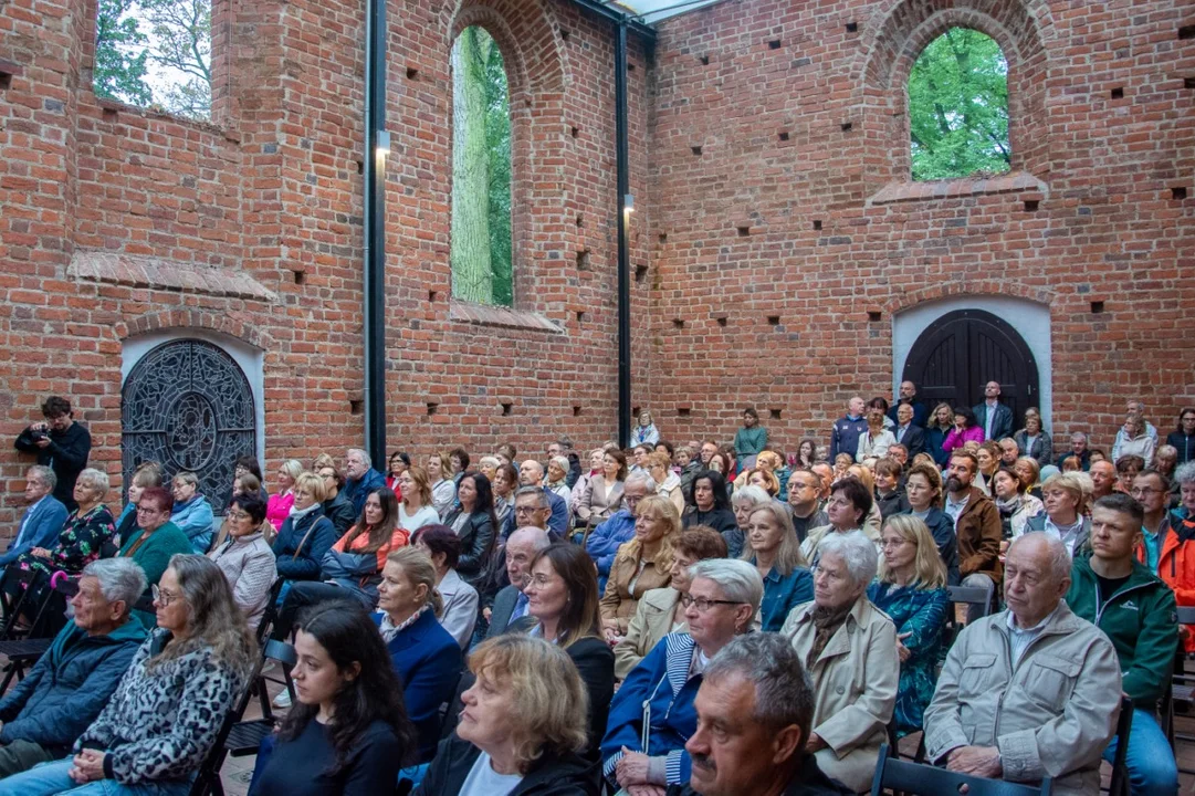 Wyjątkowy koncert w ruinach kościoła św. Ducha