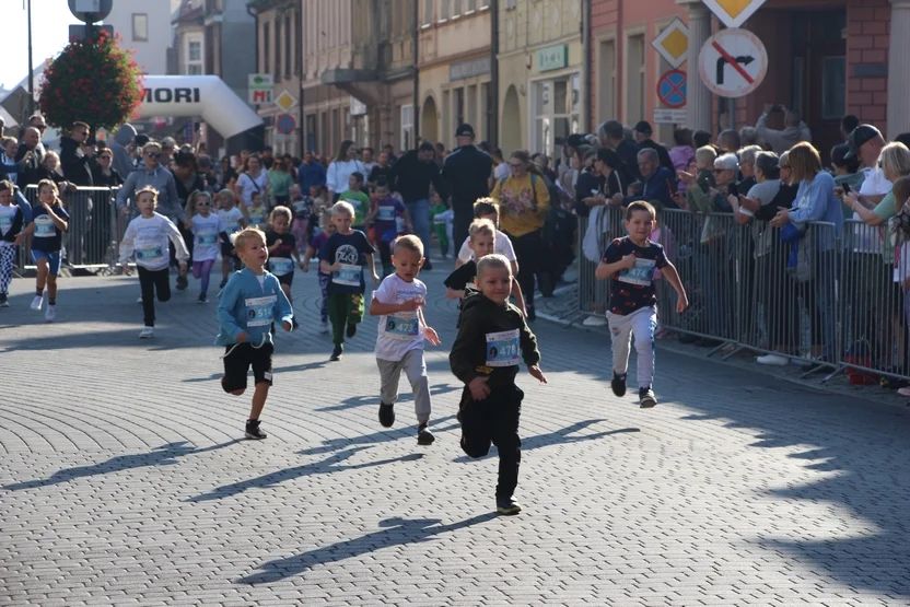 Frekwencyjny rekord. W Biegu Przemusia i Ani w Pleszewie wystartowało ponad 1.000 uczestników! - Zdjęcie główne