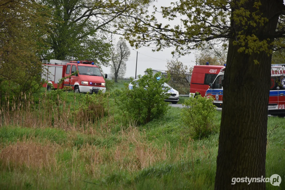 Kolizja w Łęce Małej, w pobliżu Maciejewa. Samochód w rowie