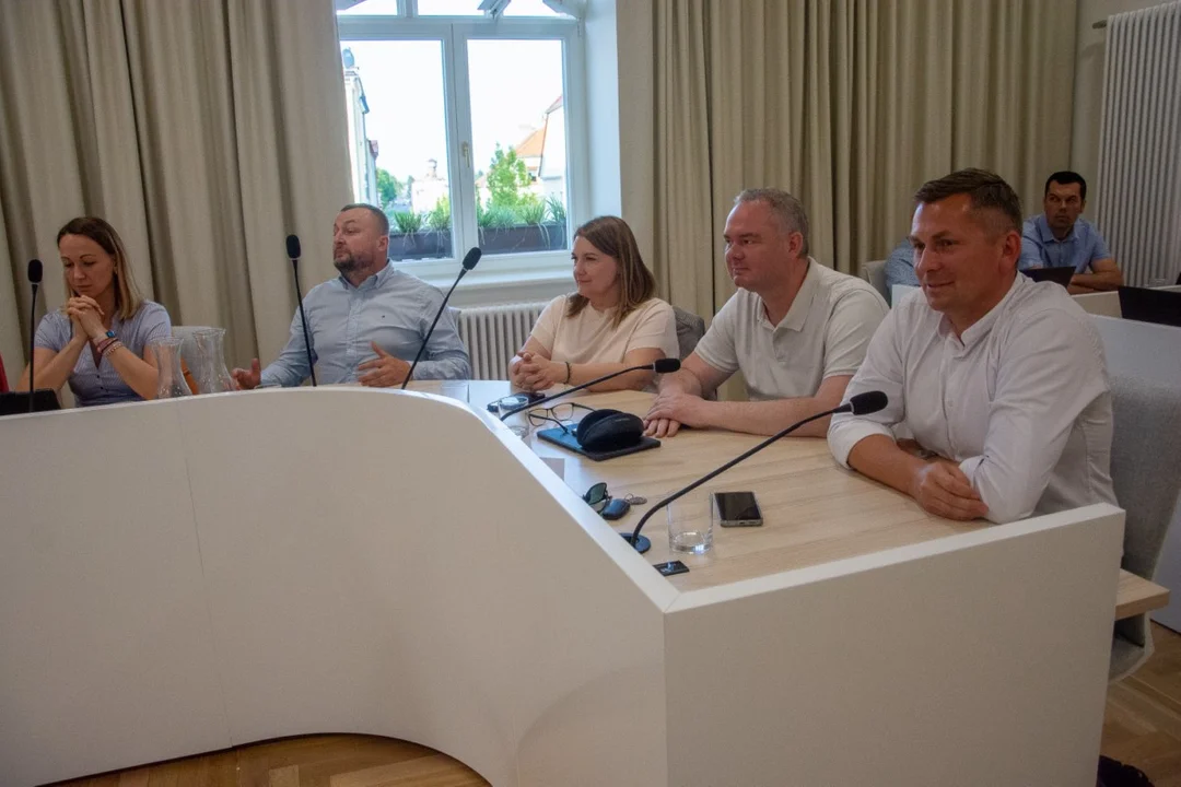 Dyskusja o sytuacji w Schronisku dla Bezdomnych Zwierząt w Radlinie