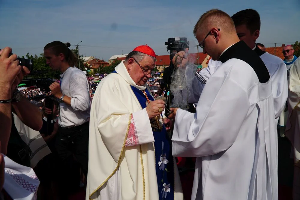 Smolice. Koronacja wizerunku Matki Bożej Uzdrowienia Chorych