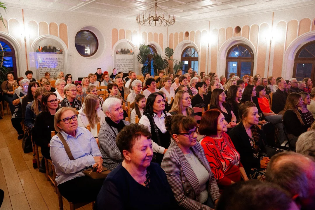 Muzyczny Dzień Kobiet w Jaraczewie. Filip Mettler porwał publiczność