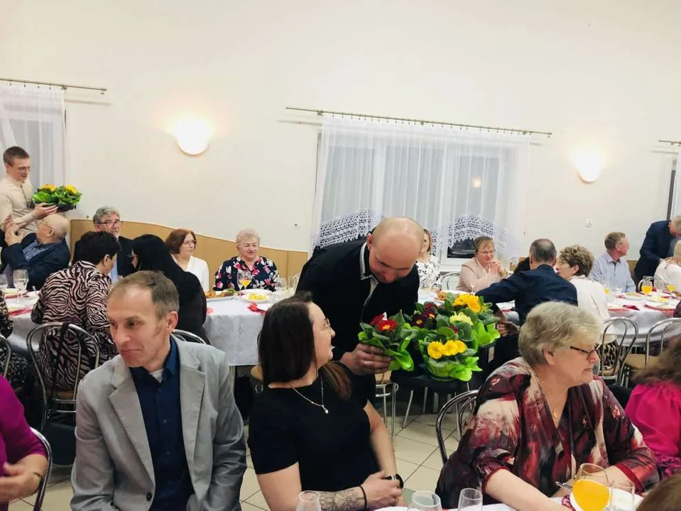 Dzień Kobiet i Dzień Mężczyzny razem? Dlaczego nie, oni to zrobili i świetnie się bawili [ZDJĘCIA]