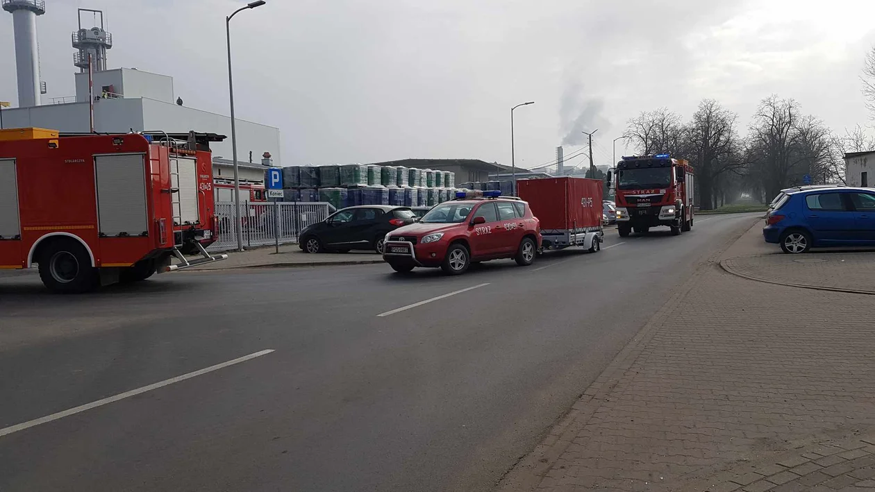 Ćwiczenia zastępów JRG oraz strażaków ochotników w zakładzie przetwórstwa spożywczego Pudliszkach