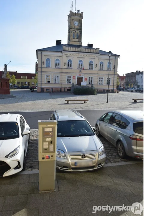 Wymiana parkometrów w strefie płatnego parkowania w Krobi