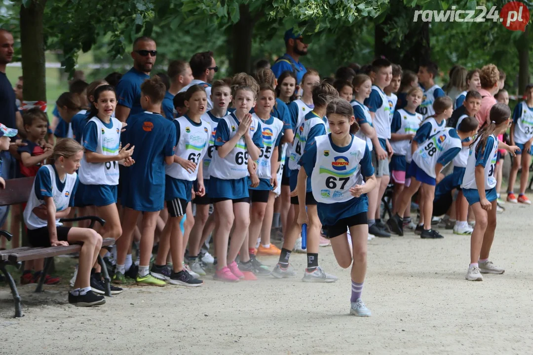 Sztafety szkolne w ramach 24h Rawickiego Festiwalu Sportu