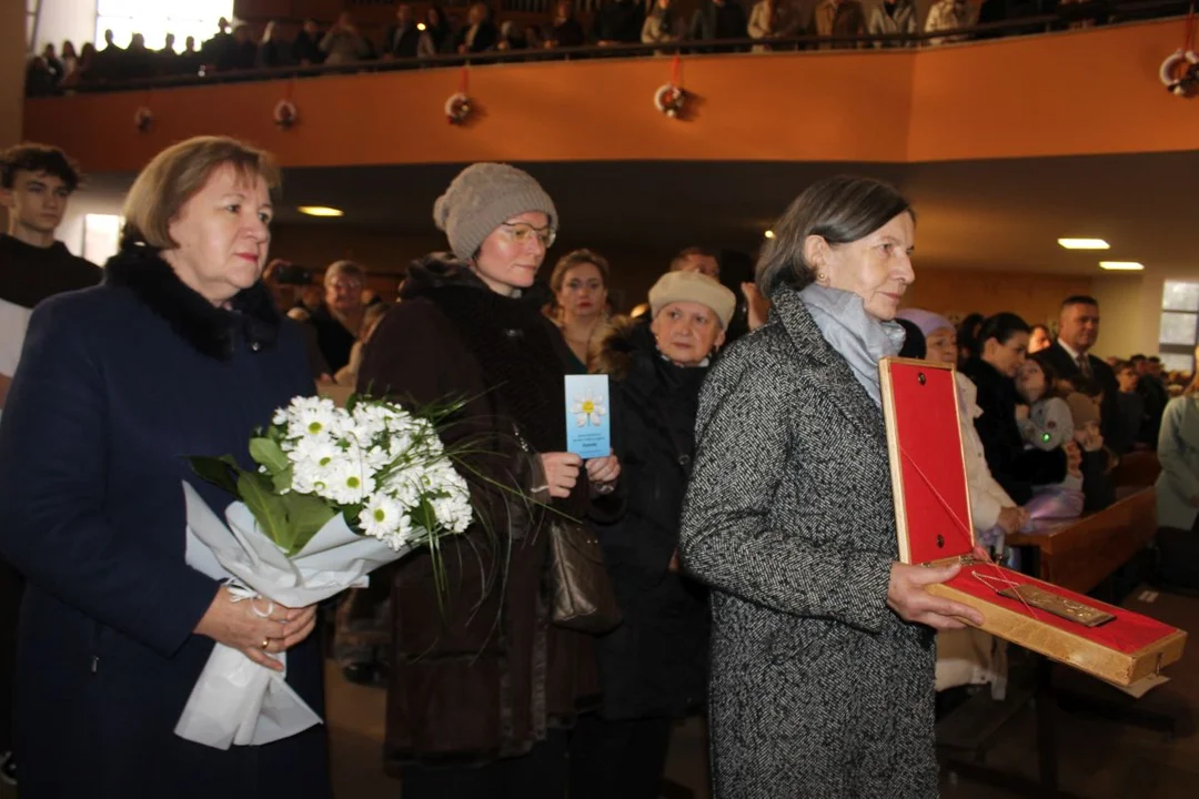 Franciszkanie w Jarocinie rozpoczęli świętowanie 90-lecia z biskupem kaliskim [ZDJĘCIA] - Zdjęcie główne