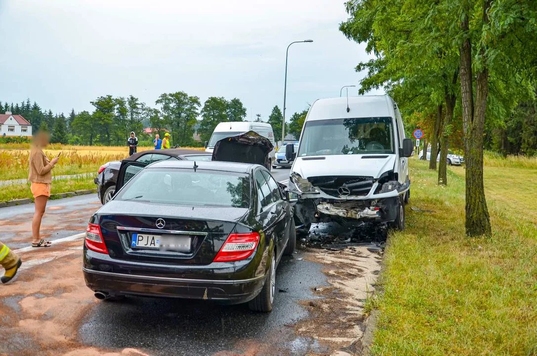 Zderzenie trzech aut ul. Powstańców Wlkp. Jarocin