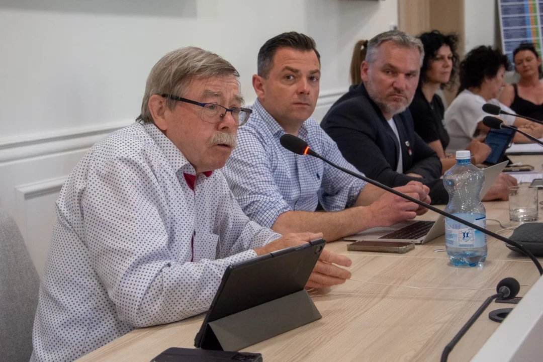 Dyskusja o sytuacji w Schronisku dla Bezdomnych Zwierząt w Radlinie
