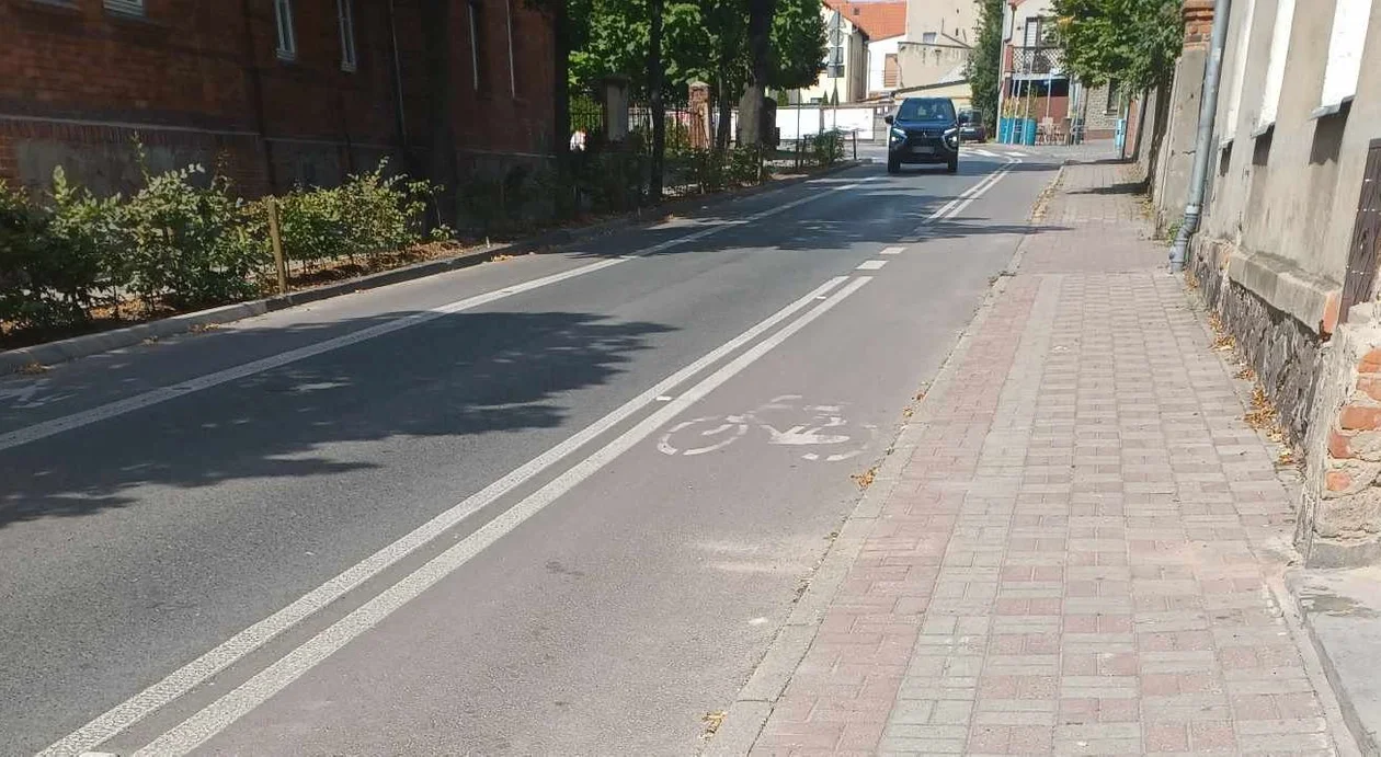 Potrącenie rowerzysty na ul. Ogrodowej w Pleszewie. Na co dzień jest tu niebezpiecznie? [ZDJĘCIA] - Zdjęcie główne