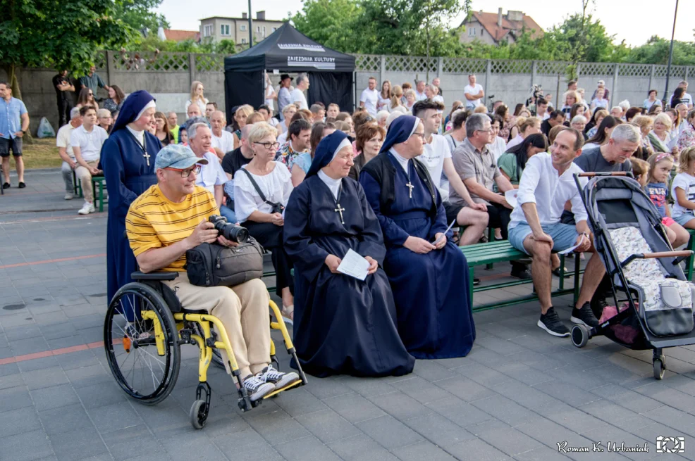 Koncert Scholii Lenartowickiej i zespołu Sound of Heaven w Pleszewie