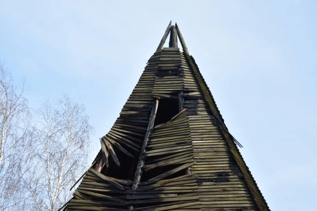 Pożar drewnianego wigwamu w Krobi