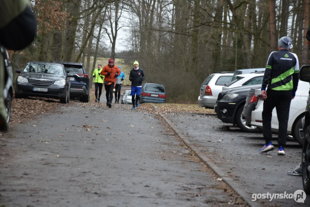 Biegająco zagrali dla WOŚP - Parkrun Gostyń i Grupa Nieprzemakalni Gostyń razem na trasie