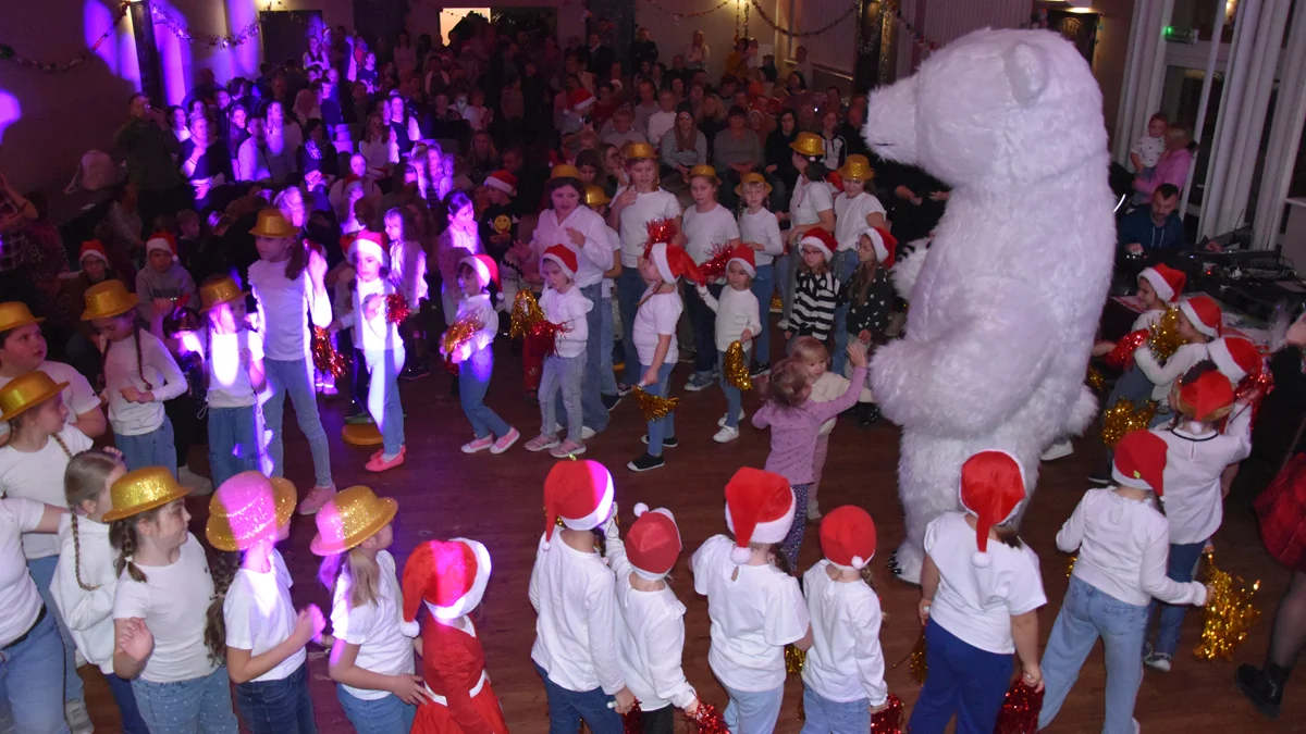 Mikołajki z niedźwiedziem polarnym w Borku Wlkp.