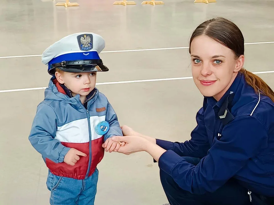 Sierż. Agata Jurgawka z dzielnicowa z Komendy Powiatowej Policji w Jarocinie