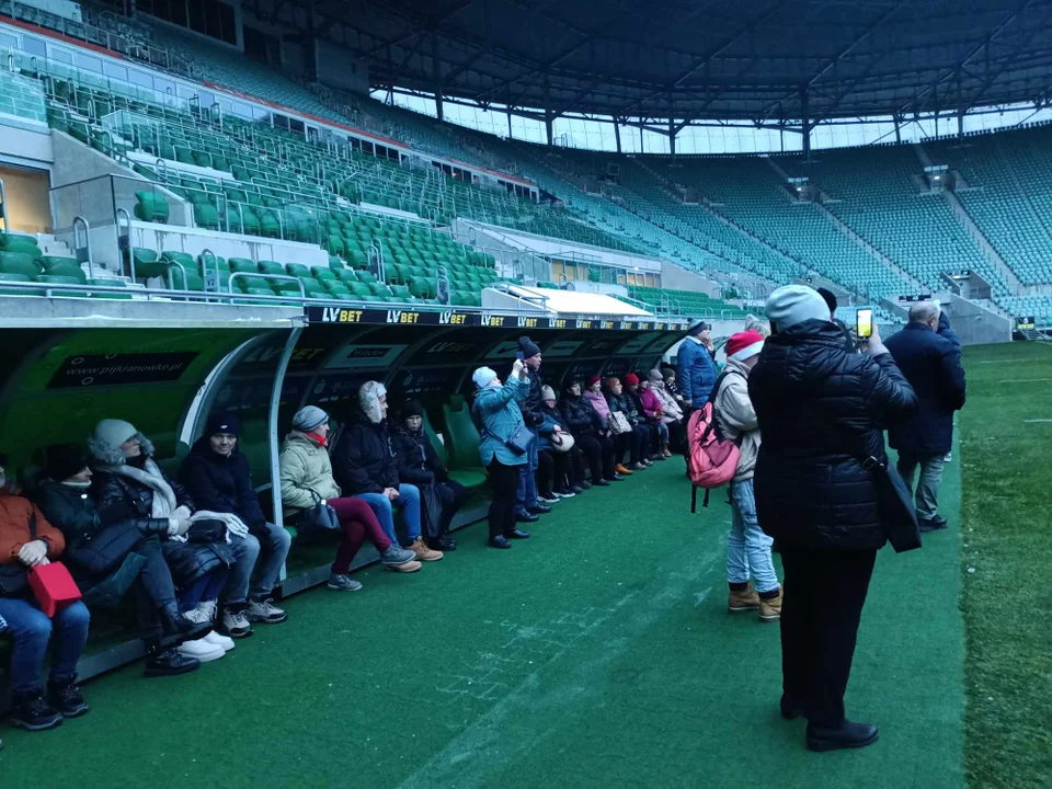 Dekorowali bombki, zwiedzili stadion i jarmark bożonarodzeniowy