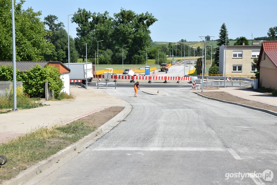 Rondo ul. Poznańska w Gostyniu - nasadzenia na wyspie