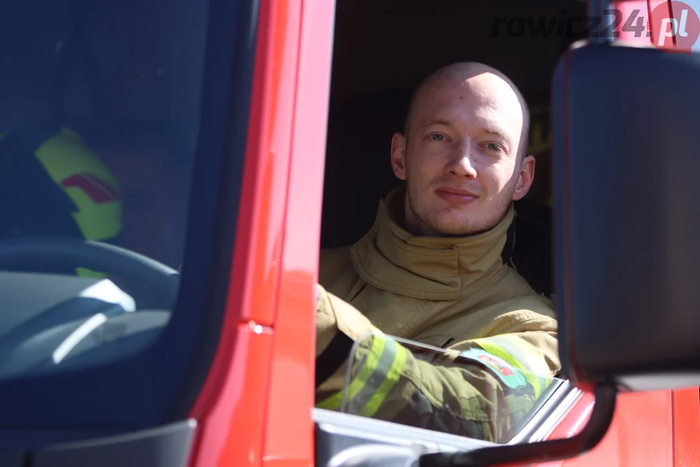 Pożar w lesie pomiędzy Zieloną Wsią a Dębnem Polskim