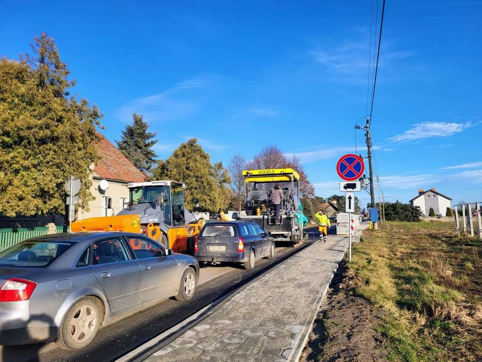 Przebudowę drogi w gminie Jaraczewo wizytowały powiatowe władze [ZDJĘCIA] - Zdjęcie główne