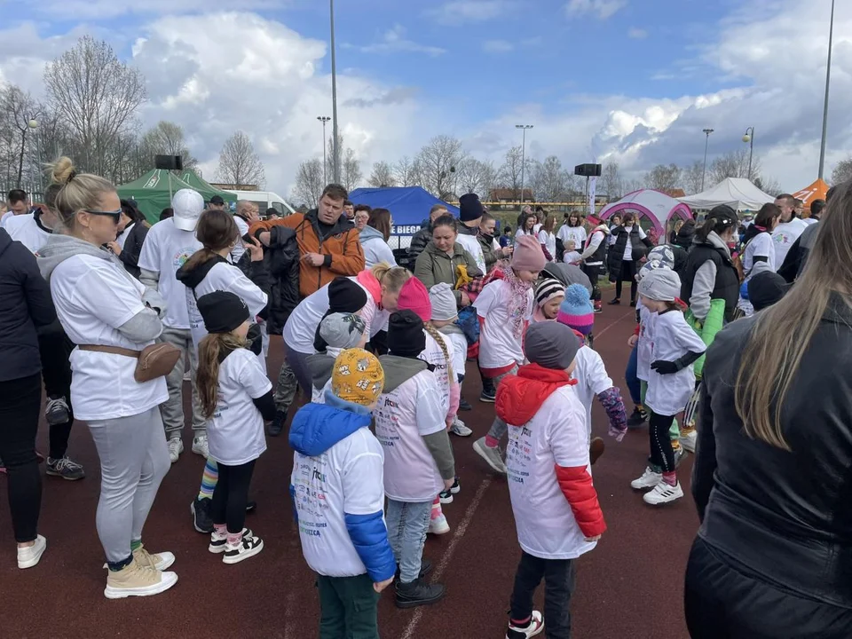 Bieg Kolorowej Skarpetki w Jarocinie. Z akcją dla Fundacji Ogród Marzeń