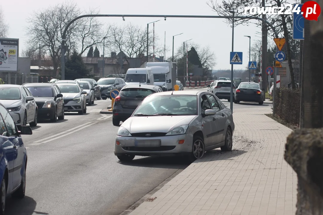 Kolizja na rondzie w Rawiczu