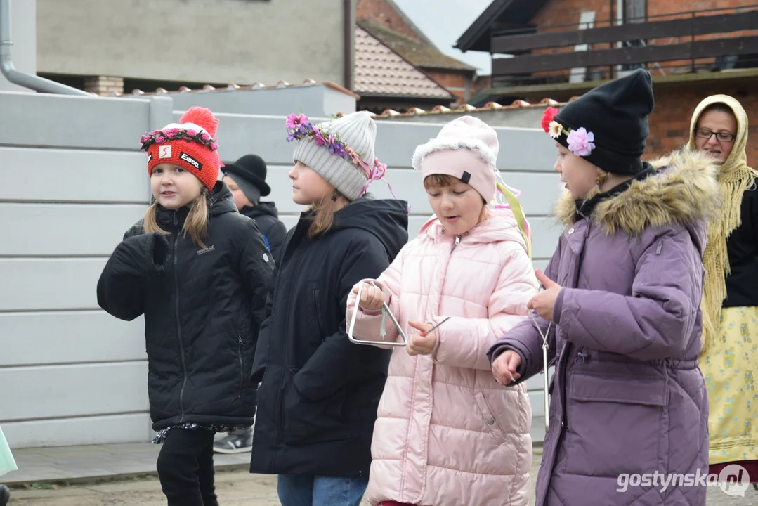 Obrzędy palenia i topienia "śmiercichy" oraz "nowego lotka" na Biskupiźnie