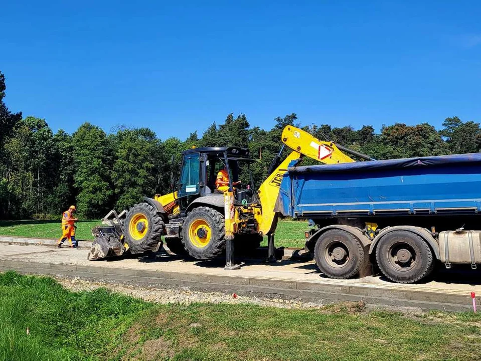 Zakończyła się przebudowa drogi Żerków - Bieździadów