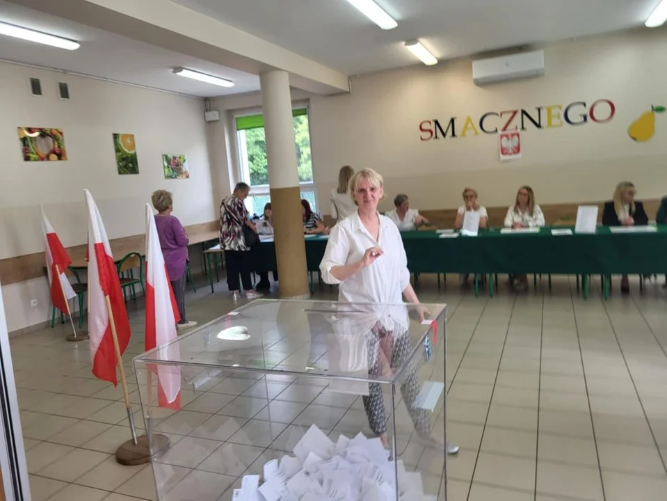 Wybowy prezydenckie 20025 - II tura, frekwencja z godz. 12.00