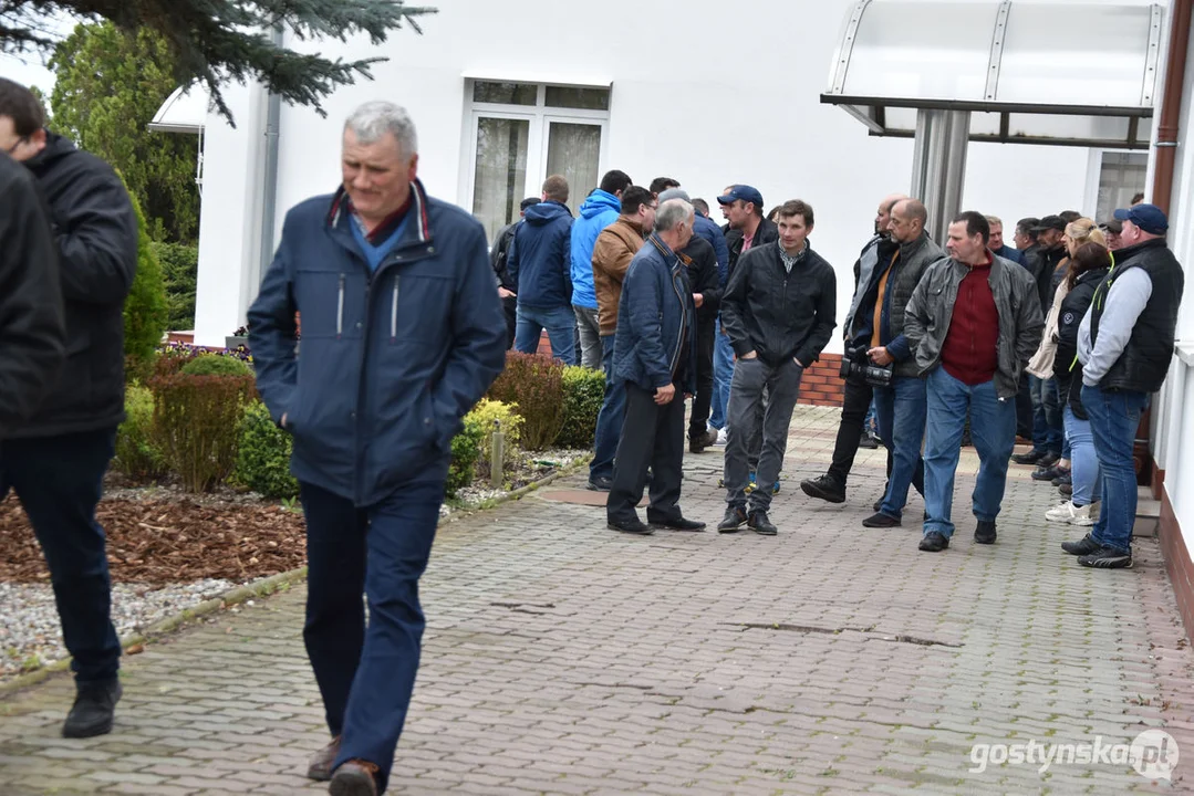 Protest dostawców mleka do Spółdzielni Mleczarskiej w Gostyniu