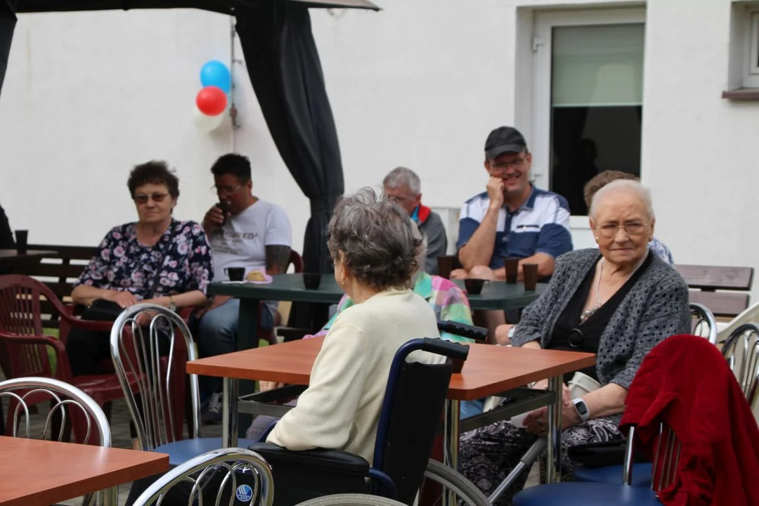 Przedszkolaki integrowały się z seniorami. Festyn na ulicy Zacisznej w Jarocinie