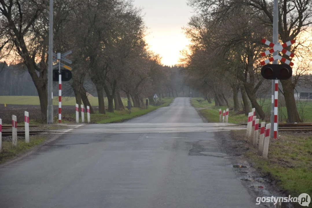 Przejazd kolejowy w Karcu