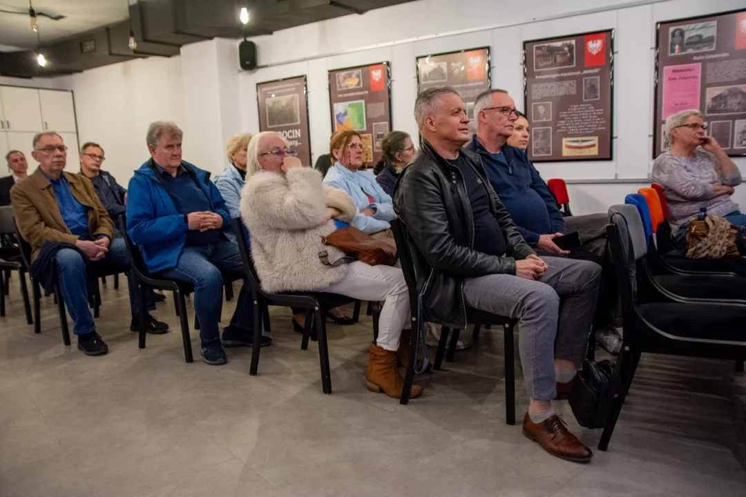 Zebranie w sprawie zdemontowanych lamp w Śródmieściu Jarocina