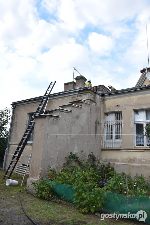 Pożar w zabytkowym pałacu w Wydawach, gm. Poniec