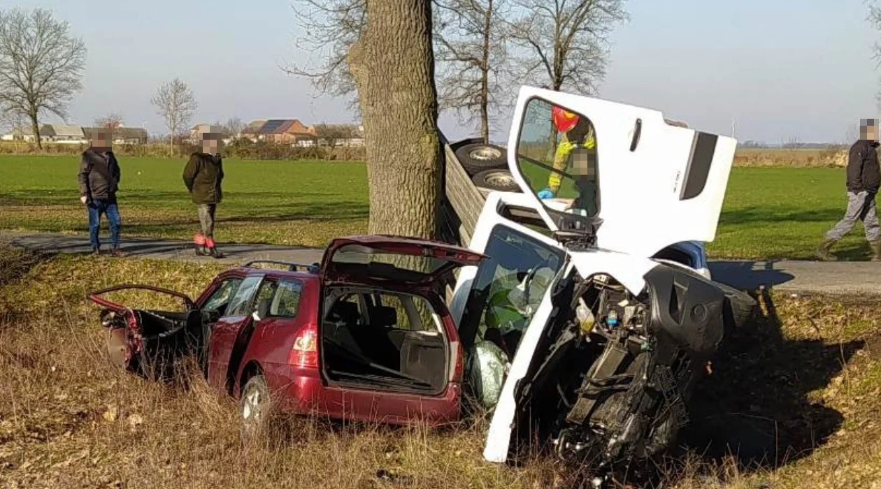 Wypadek w Nepomucenowie. Jedna osoba ranna [ZDJĘCIA] - Zdjęcie główne