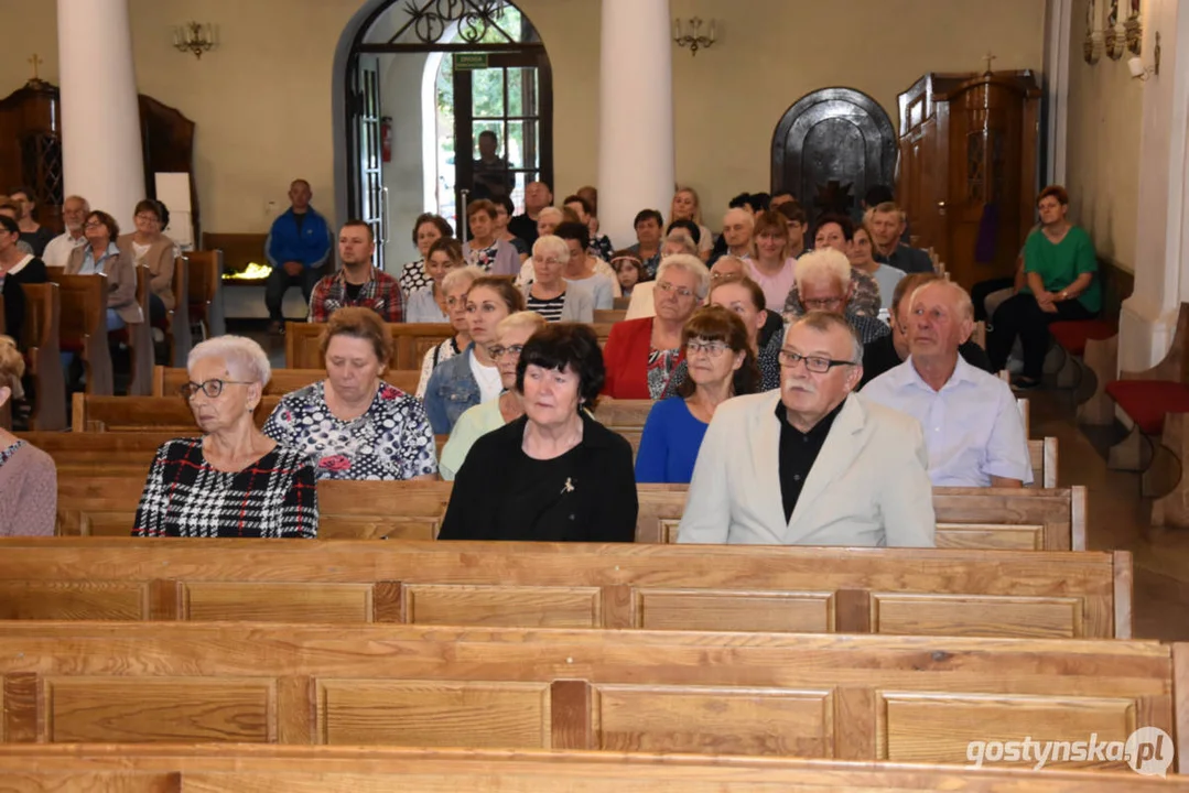 Pożegnanie proboszcza ks. Artura Michalaka w parafii pw. Świętej Trójcy w Zimnowodzie