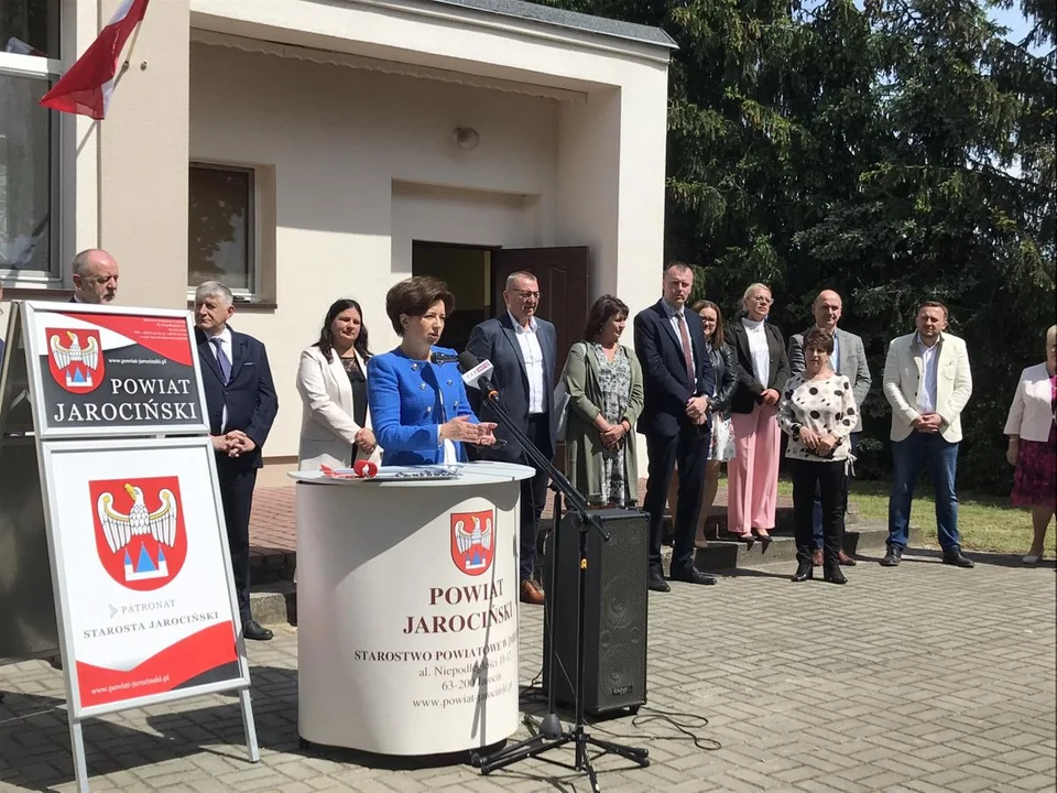 Otwarcie drogi Zalesie-Osiek. Na miejscu pojawili się minister Marlena Maląg i poseł Jan Mosiński