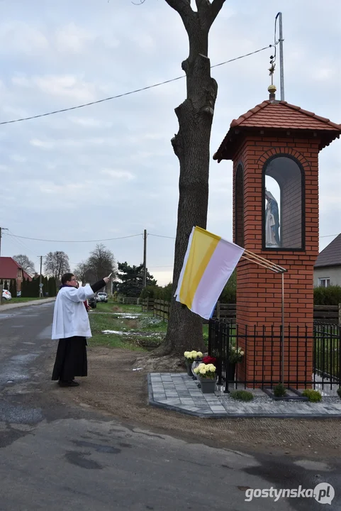 Poświęcenie kapliczki maryjnej w Bruczkowie (gm. Borek Wlkp.)