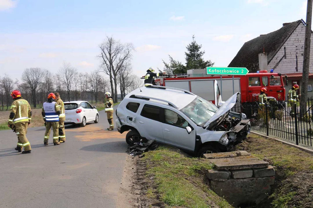 Zderzenie dwóch samochodów w Skoraszewicach (gm. Pępowo)