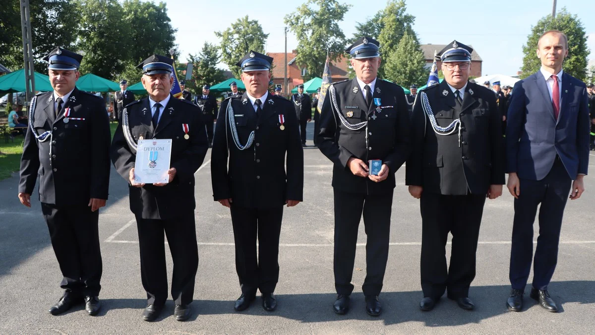 OSP Chojno świętuje 100 lat. Odznaczenia, wyróżnienia, gratulacje i upominki  [ZDJĘCIA] - Zdjęcie główne