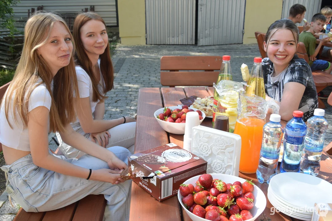 Akcja charytatywna w Domu Dziecka w Bodzewie. Piknik integracyjny z pracownikami firmy Dachbart