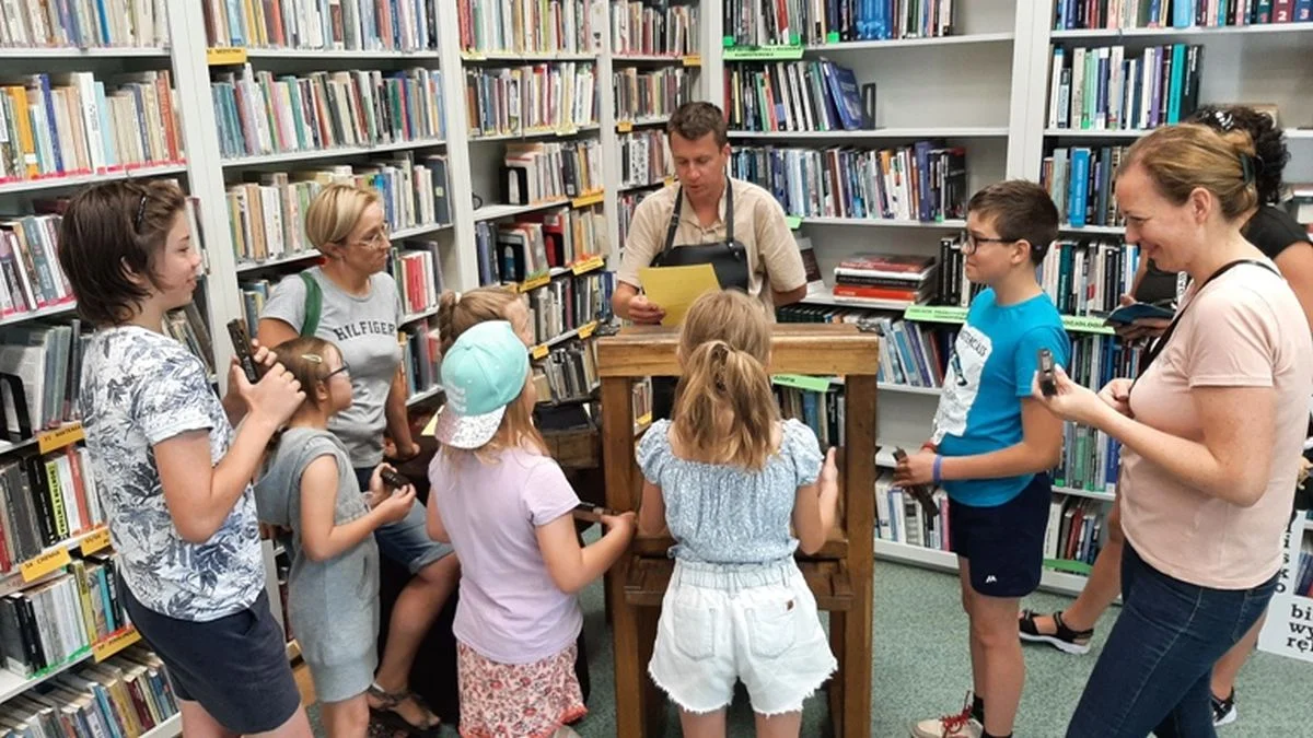 Jak za czasów Gutenberga. Wyjątkowe warsztaty w Bibliotece Publicznej w Jarocinie