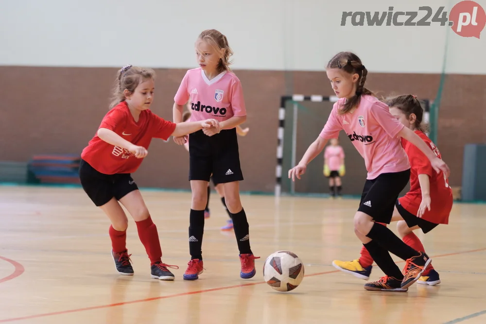 Rywalizacja zespołów dziewcząt z rocznika 2014 i 2013