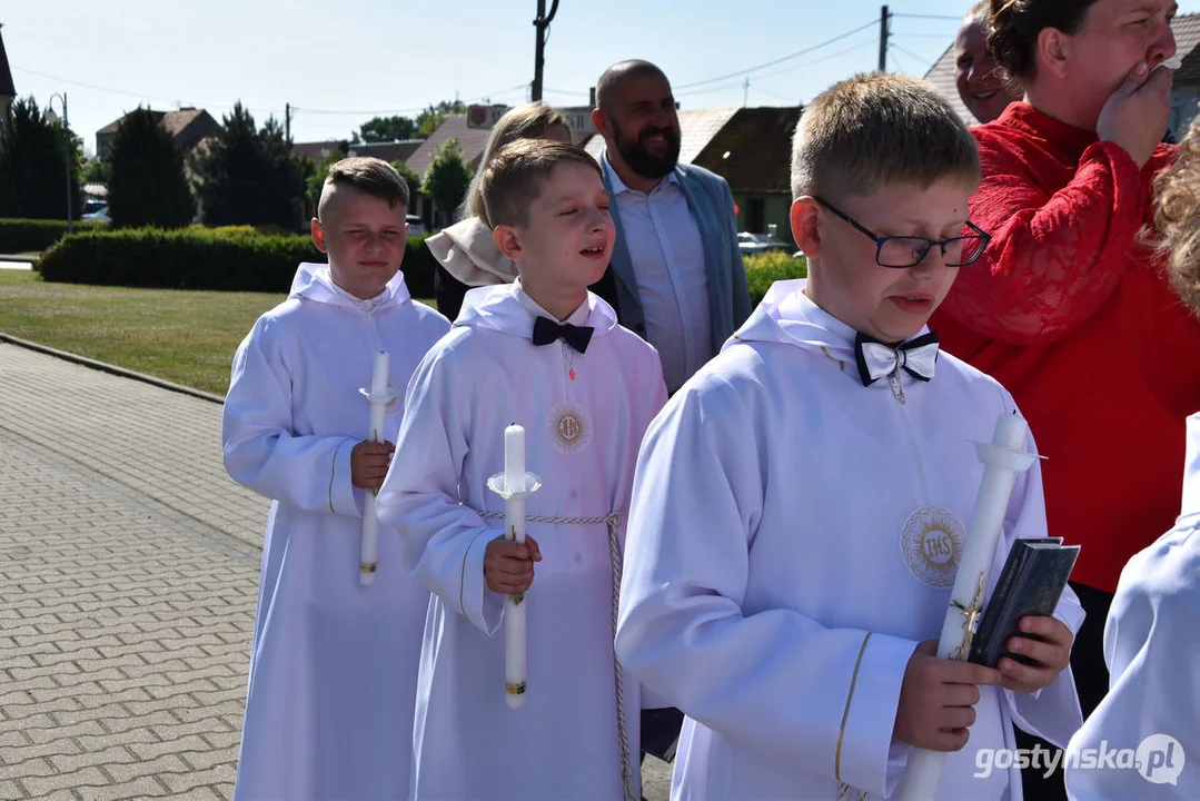 Sakrament I Komunii Świętej w parafii w Pogorzeli