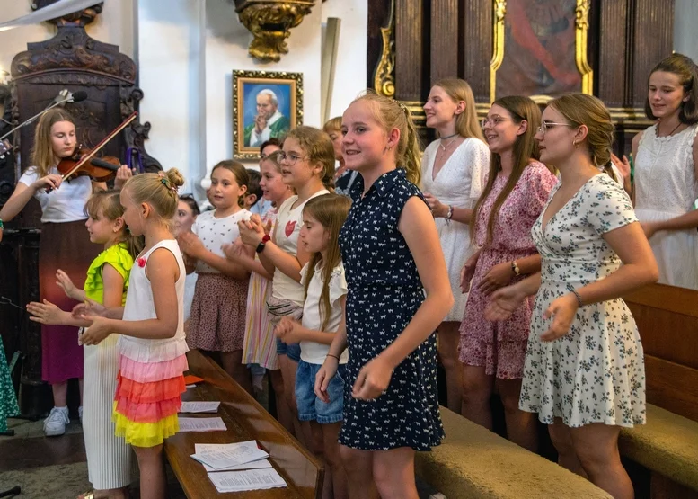 Pożegnanie wikariusza o. Radomira Buchcika w Choczu