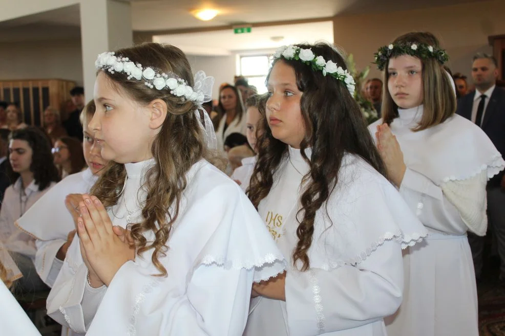 Pierwsza Komunia Święta w parafii Matki Bożej Fatimskiej w Jarocinie