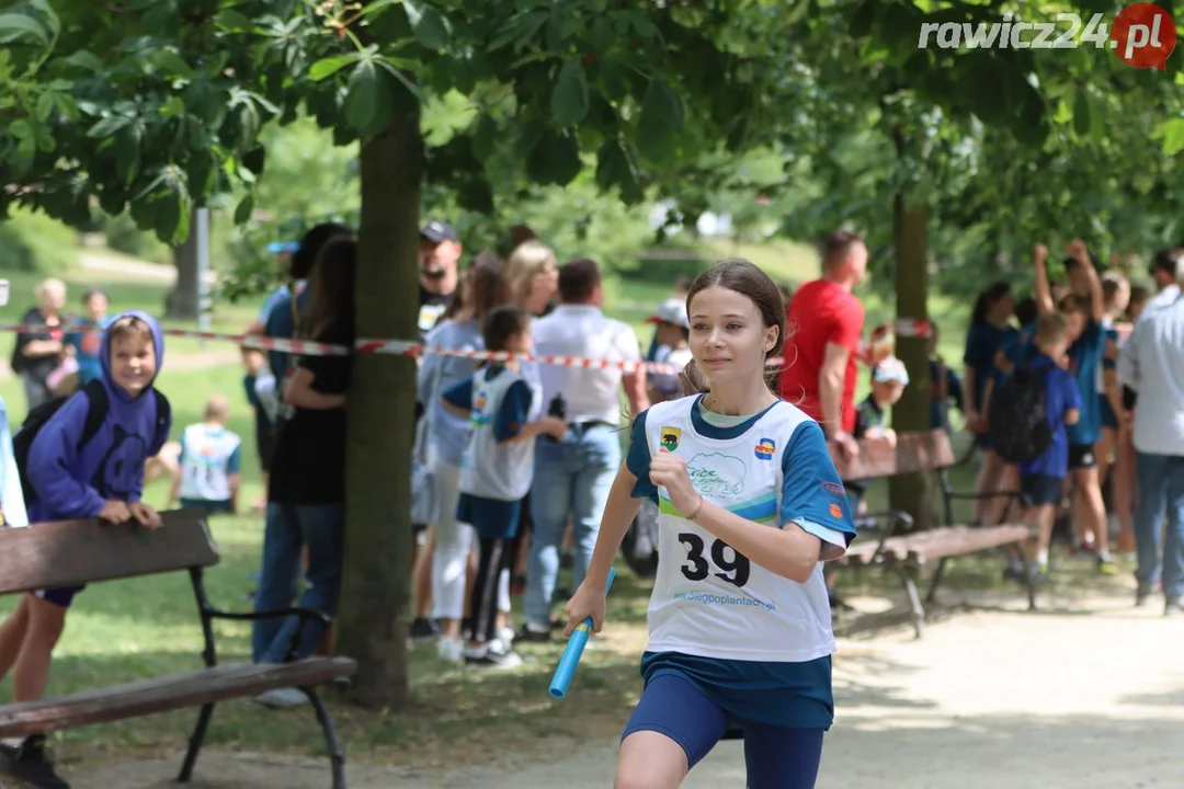 Sztafety szkolne w ramach 24h Rawickiego Festiwalu Sportu