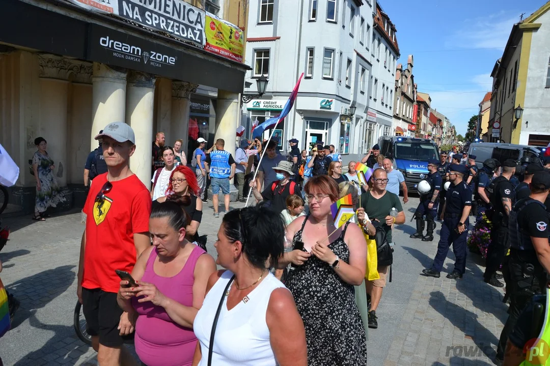 Marsz Równości i kontrmanifestacje w Rawiczu