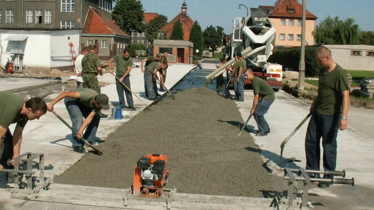 Święto Wojska Polskiego w 16. Jarocińskim Batalionie Remontu Lotnisk