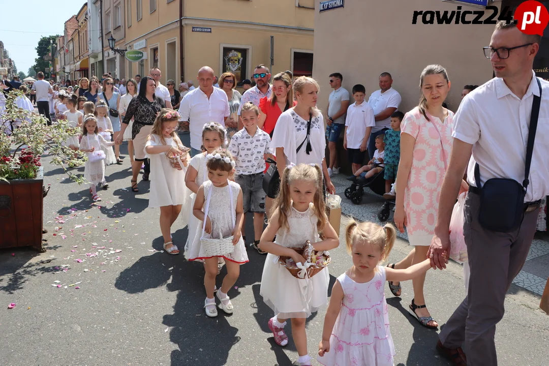 Rawicz. Procesja w Boże Ciało ulicami miasta (2023)